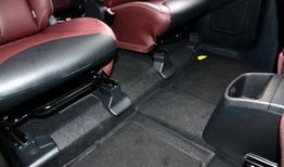 汽车m50v7座商务车图片（汽车m50v7座商务车图片大全）